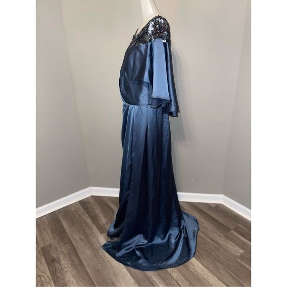 AMSALE Flutter Sleeve Gown - Picture 6 of 9